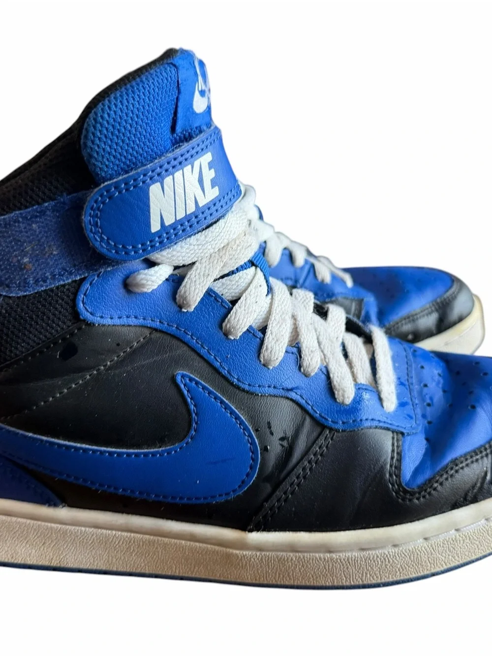 Nike Kids Mid-Top Court Borough Mid 2 Sneakers Game Royal blue colorway, size 7